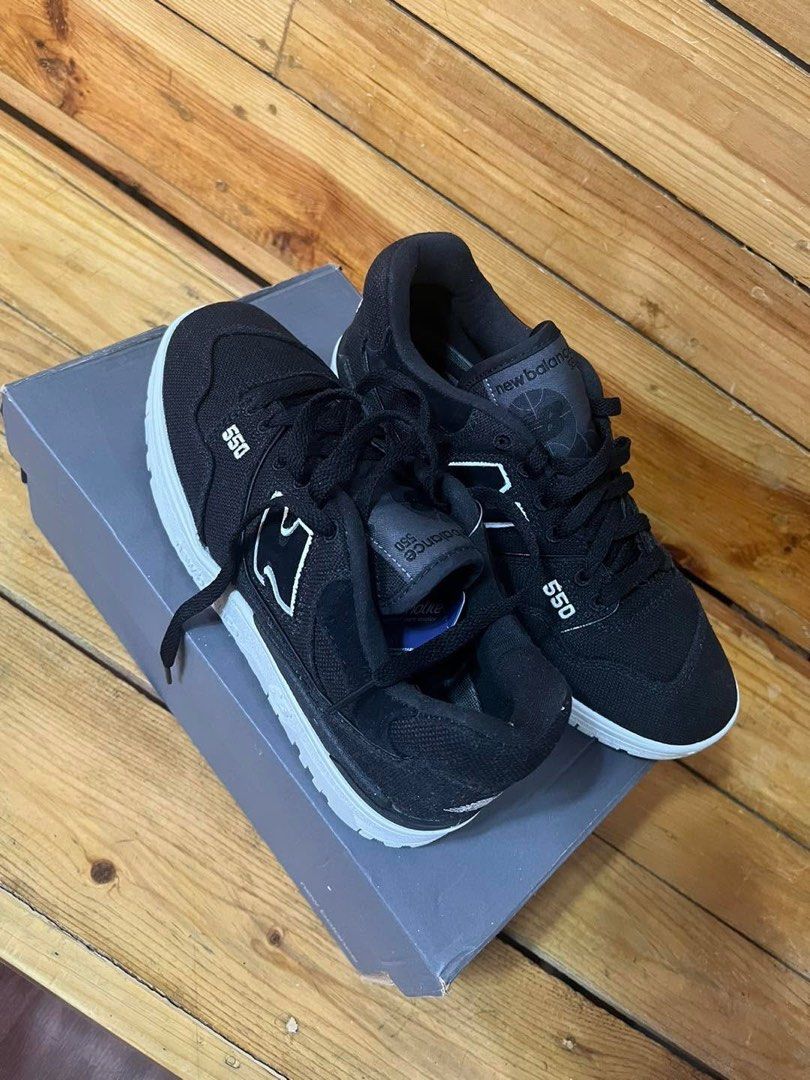 New Balance 550 Black and White (Category: Sneakers) located in Makati City. Submitted by eazyshoe (Listing ID 1424197378, Image 3). Description: - New Balance 550 - Black and white colorway - Features the iconic 'N' logo - Includes original box - Clean, unworn soles.