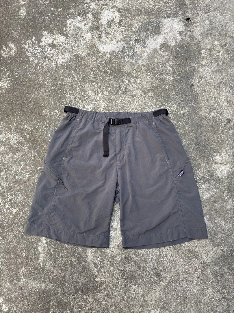 Patagonia Shorts - Gray - Size M (Category: Shorts) located in Manila. Submitted by stoo.cy (Listing ID 1424208500, Image 1). Description: - Patagonia shorts - Size: M - Color: Gray - Features a built-in belt - Multiple pockets (zippered side pockets and back pocket) - Patagonia logo tag - Made in Vietnam.