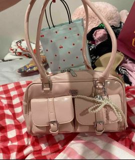 (Category: ) located in . Submitted by fiercefleur (Listing ID 1424227051, Image 1). Description: .