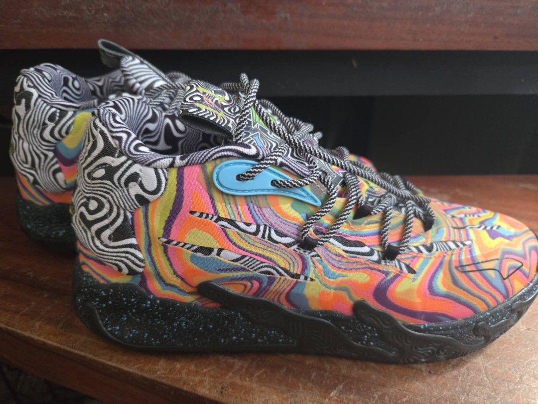 Puma limited edition Dexters Lab (Category: Casual Shoes) located in Muntinlupa City. Submitted by neiy9911 (Listing ID 1424230611, Image 2). Description: Puma Dexter Laboratory lE In poison pink wear only 3x.