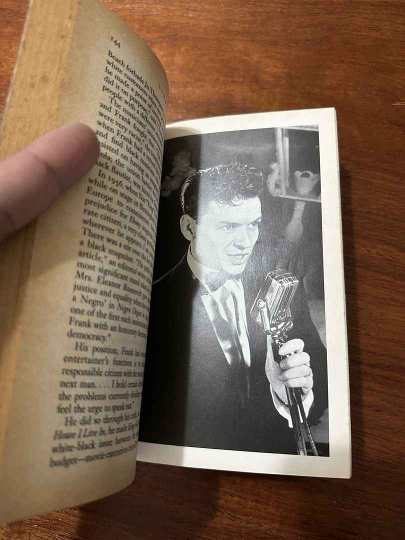 Sinatra: The Life by Anthony Summers & Robbyn Swan (Category: Storybooks) located in Quezon City. Submitted by vg.ph (Listing ID 1424338970, Image 2). Description: The Life – Hardcover Edition ₱300 For sale: Sinatra: The Life by Anthony Summers & Robbyn Swan. A detailed and compelling biography of Frank Sinatra — perfect for music lovers, collectors, or anyone interested in classic Hollywood history. ✔ Hardcover (printed boards edition) ✔ Complet