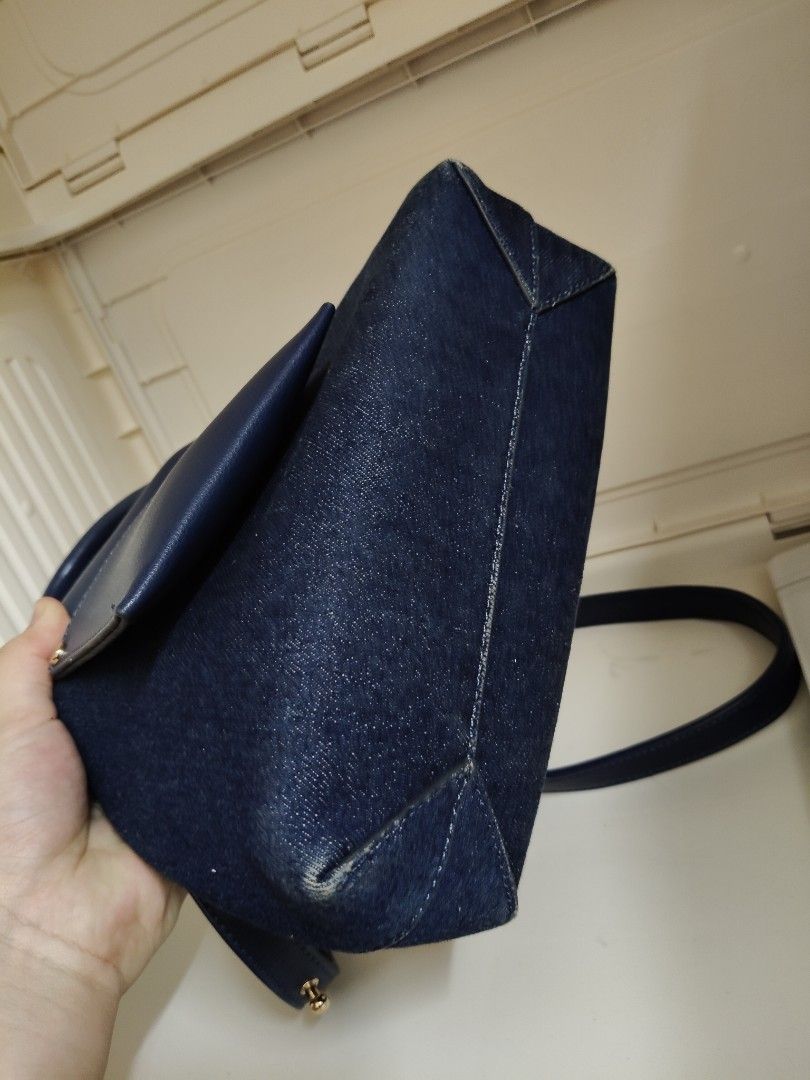 Sometimes (Category: Bags & Wallets) located in Besut. Submitted by anisaaaismail (Listing ID 1410208546, Image 3). Description: Rm50.