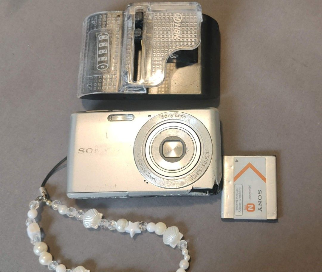 (Defective) Sony SteadyShot DSC-W620 (Category: Cameras) located in Manila. Submitted by silvercat-5afd (Listing ID 1424307695, Image 1). Description: Sony SteadyShot DSC-W620 Physical damages + Shutter broken Still working and repairable shutter Original price: 4,600 Price: 1,000 Loc: Manila.
