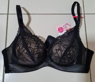 (Category: ) located in . Submitted by chua.l.fen.9 (Listing ID 1424334574, Image 1). Description: .
