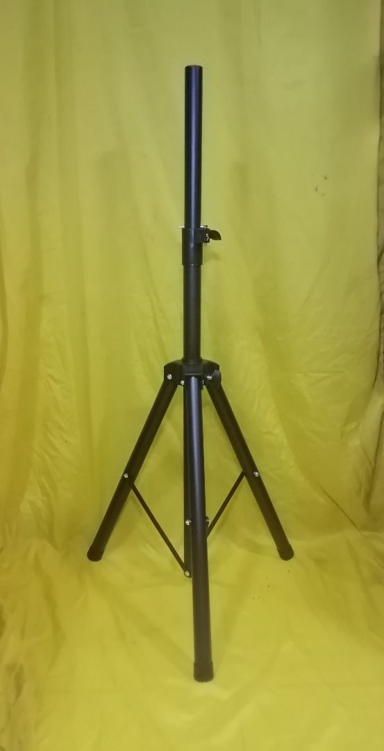 Speaker stand tripod (Category: Soundbars, Speakers & Amplifiers) located in Quezon City. Submitted by newwhale.f1c027 (Listing ID 1424220814, Image 1). Description: P600 each speaker stand tripod Brandnew pick up Lagro fairview Q.C. or via delivery lalamove rider po. Delivery fee sagot po ni buyer.. Pwed din kayo ang mag book ng rider..fb page BSAonlinestore call 092zero 8114159 .
