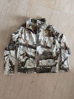 (Category: ) located in . Submitted by stussy7 (Listing ID 1424221592, Image 1). Description: .