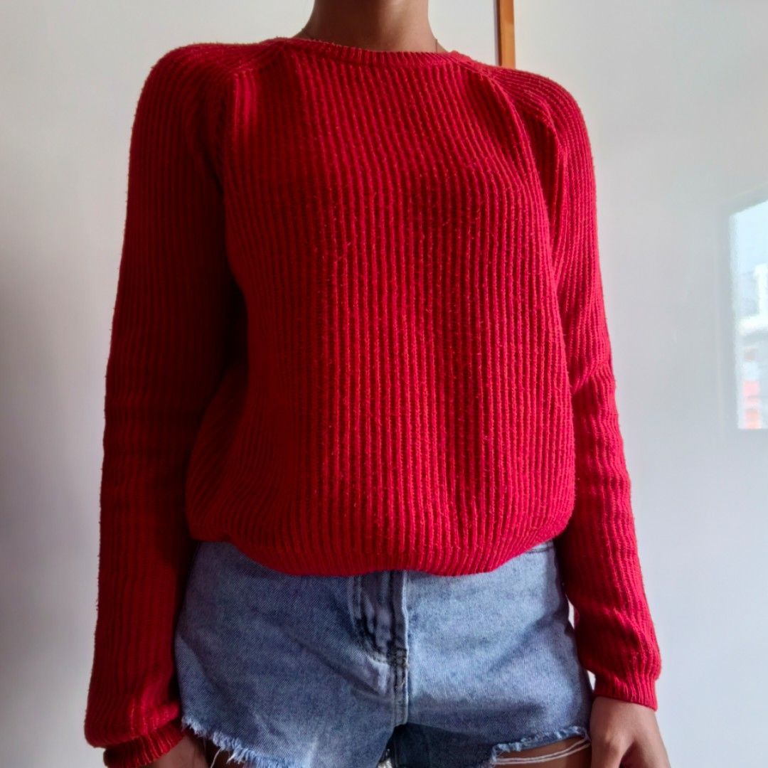 Terranova Red Knit Sweater Sweatshirt (Category: Coats, Jackets and Outerwear) located in Santa Rosa. Submitted by blancrealm (Listing ID 1424250315, Image 1). Description: Model measurements: - Height: 160cm - Shoulders: 42cm - Waist: 27" - Hips: 35" - Bust: 85 cm - Size M on tag - Check photos for minimal flaws - Terranova red knit sweater, size M. Features a crew neck, ribbed texture, and raglan sleeves. Made from medium-weight knit. Perfect f