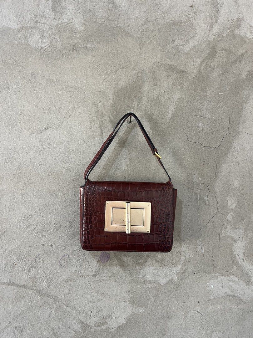 TOM FORD Natalia croc-embossed bag (Category: Luxury Bags & Wallets) located in Cagayan de Oro. Submitted by vintagevvvictim (Listing ID 1424227449, Image 1). Description: very good condition.