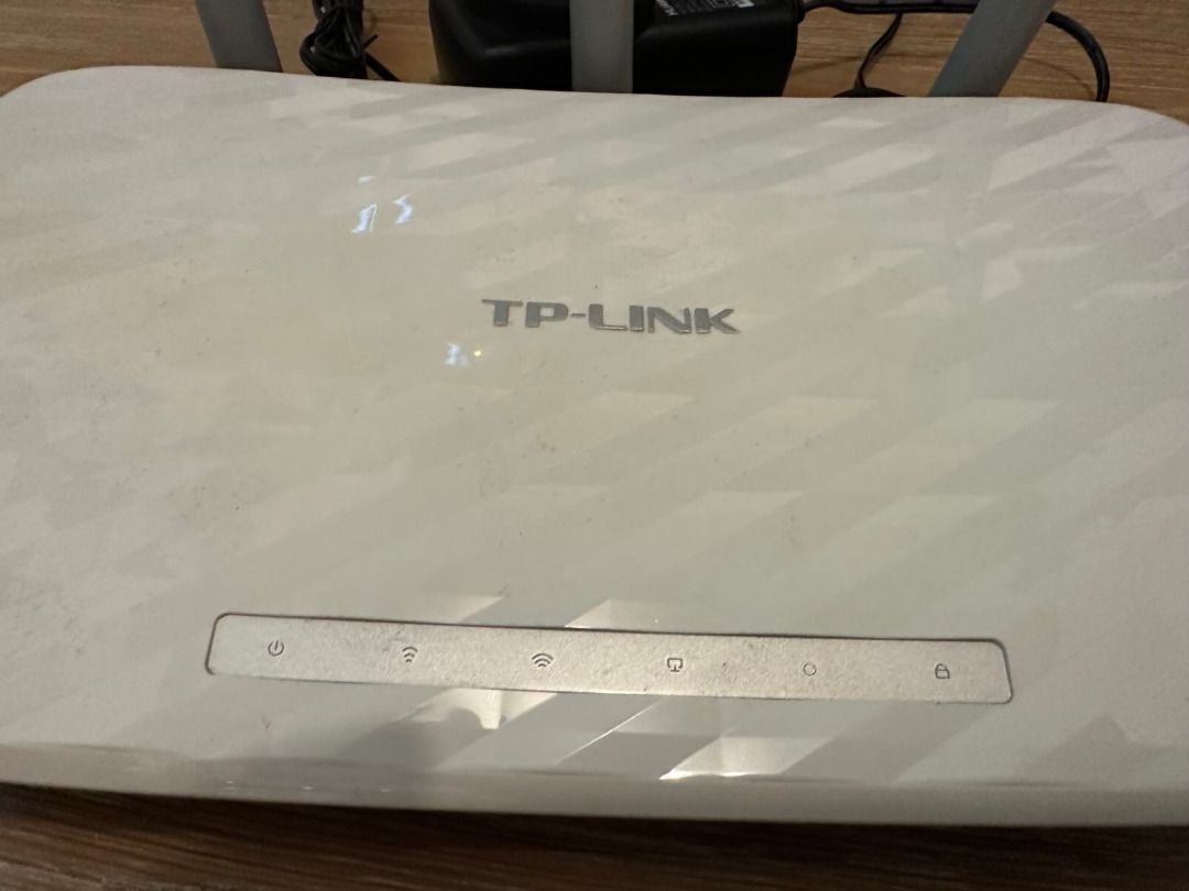 TP-Link Router AC1350 （分類：Wifi及上網相關產品）位於 Hong Kong。 由 jennylm 提交（商品編號 1424249708，圖片 1）。簡介： TP-Link AC1350 Archer C60 router. Features MU-MIMO Dual Band technology for faster speeds and better coverage. Supports Wi-Fi Dual Band. (Box in photo for reference only; does not come with box)。