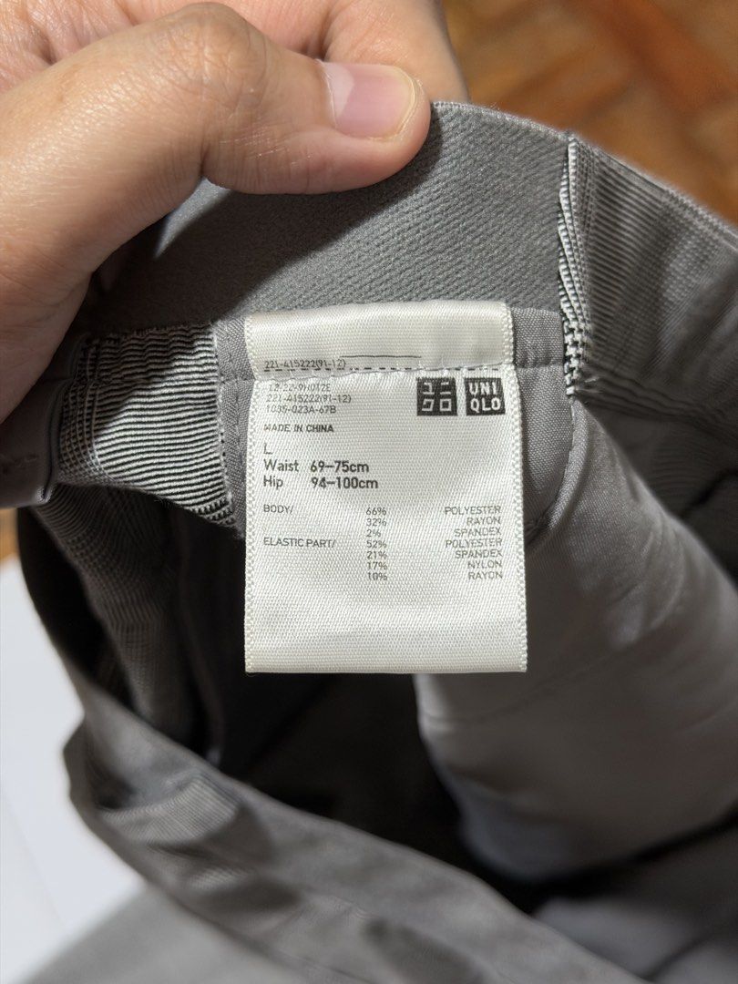 Uniqlo Gray Checkered Pants (Category: Other Bottoms) located in Caloocan City. Submitted by _mitsuki (Listing ID 1424276866, Image 2). Description: ‼️ DECLUTTERING ‼️ Model Height: 5'6 Model Weight: 69.5kg Gray checkered pants from Uniqlo. Size L. Waist is 69-75cm, and hip is 94-100cm. Made in China. Body is 46% polyester, 32% rayon, and 22% polyester. Elastic part is 52% polyester, 17% nylon, and 16% rayon. The pants have a slim fit. MOP: Union
