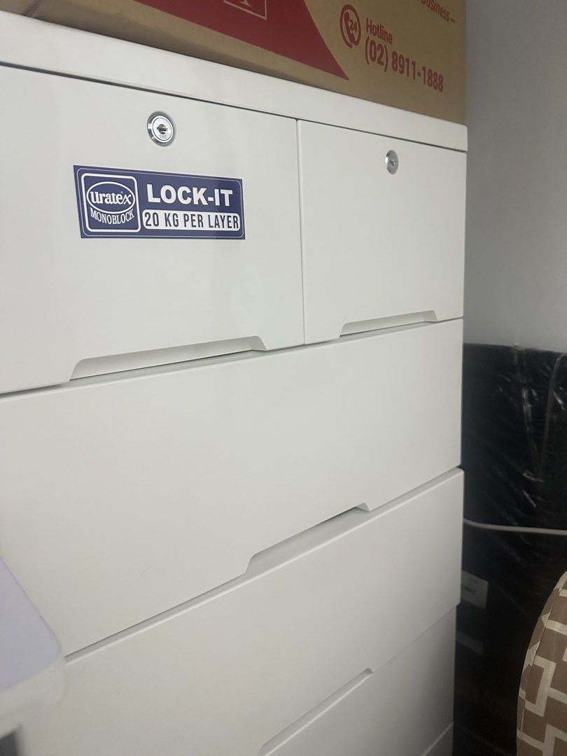 Uratex Lock-It Drawer 5 Layers White (Category: Shelves, Cabinets & Racks) located in Taguig. Submitted by ylluhhhh (Listing ID 1424228096, Image 2). Description: - Uratex Lock-It 5-layer drawer - Made with 100% virgin plastic resin for durability - Each layer holds up to 20 kg - Includes locks and keys for security - Lightweight and easy to clean Brand new. Nilabas lang sa box. With box pa. Bought at SM Aura for 3,999 Rfs: Wala na space sa room 