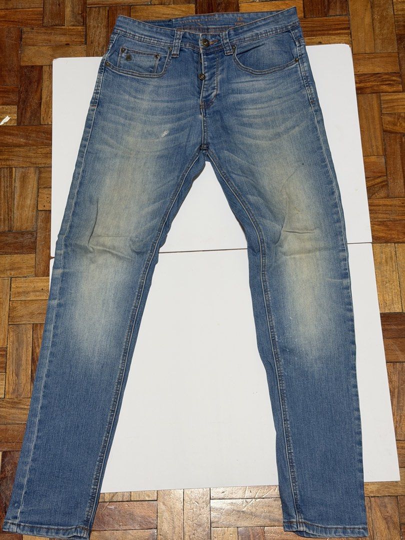 Visionary Denim Jeans - Size 29 (Category: Jeans) located in Caloocan City. Submitted by _mitsuki (Listing ID 1424273372, Image 1). Description: ‼️ DECLUTTERING ‼️ Model Height: 5'6 Model Weight: 69.5kg - Visionary Denim jeans - Size 29 - Classic blue wash - Straight leg cut - Button fly - Standard five-pocket design MOP: Unionbank, MariBank, GoTyme MOD: Any courier, as long as the buyer will shoulder the delivery/shipping fee Location: Caloocan.