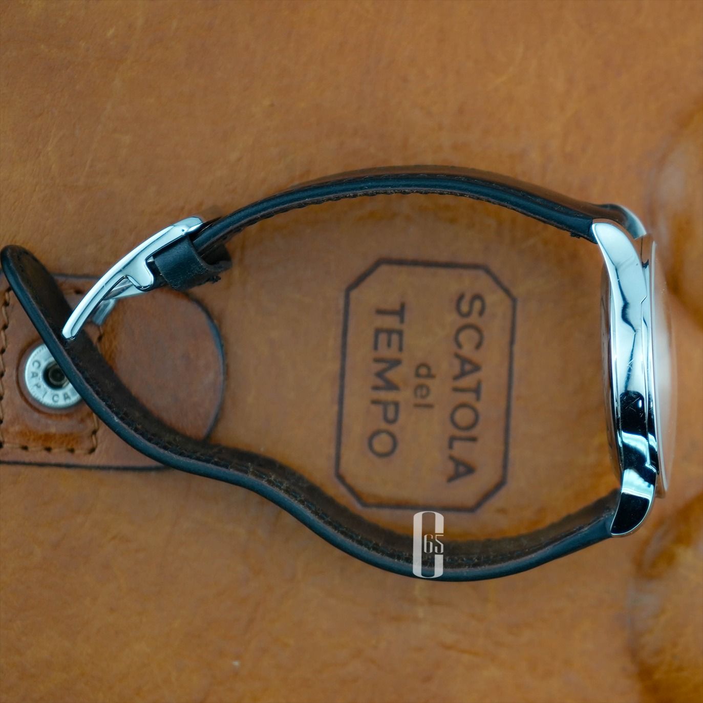 [SOLD - DM to SOURCE] Nomos Minimatik 1203 (Category: Watches) located in Singapore. Submitted by calibre65 (Listing ID 1424192641, Image 3). Description: This piece has been SOLD. DM us and we can source a similar piece for you! Nomos Minimatik Reference Number: 1203 Condition: Used Comes with: Full set (box & papers) Dated: Q4 2020 Size: 35.5mm Case material: Stainless Steel Strap material: Leather --- Calibre 65 is Your Go-to for Independent &