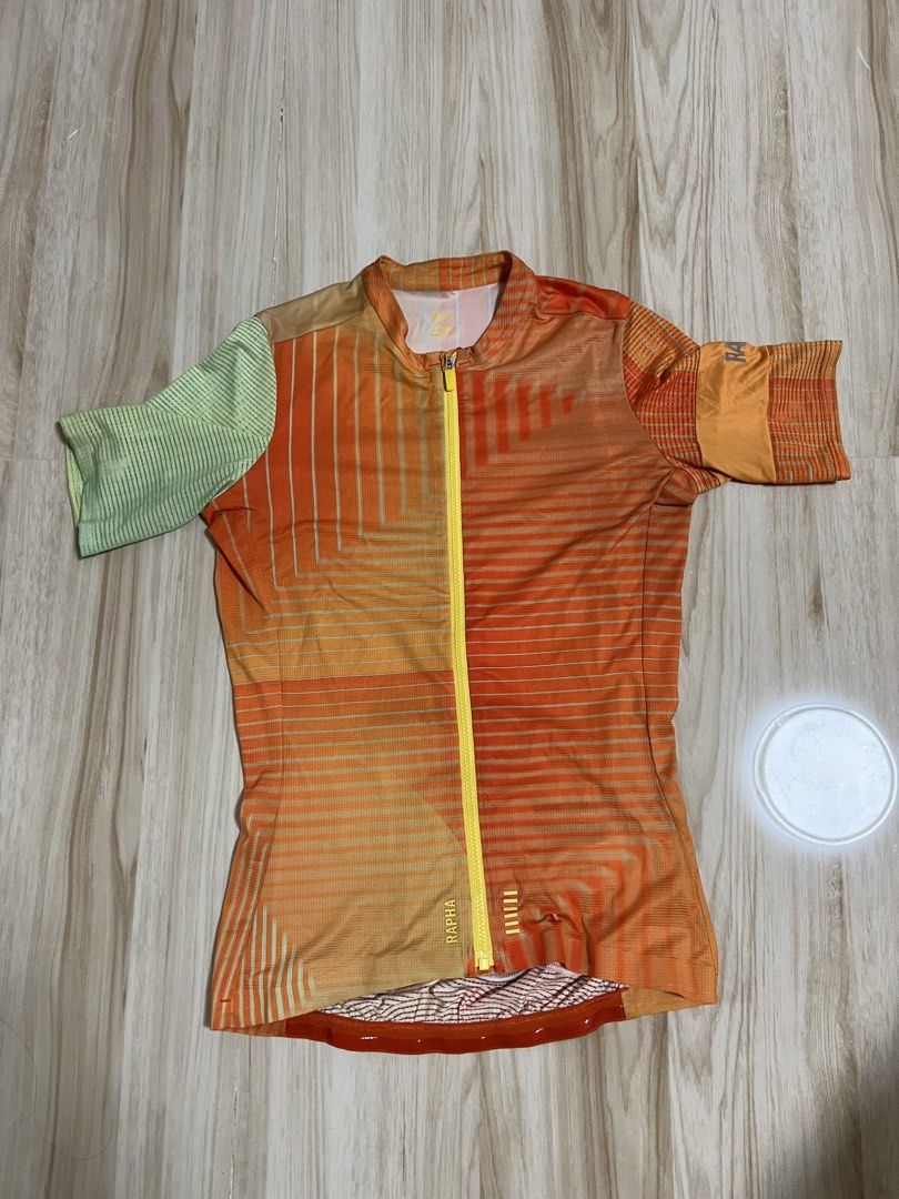 XS Rapha Cycling Jersey (Category: Bicycles) located in Quezon City. Submitted by kaeeeq (Listing ID 1424241897, Image 1). Description: With small stains at the back (don’t know how to remove or if still removable) .