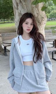 （分類：）位於 。 由 avisummm 提交（商品編號 1369858615，圖片 1）。簡介： 。