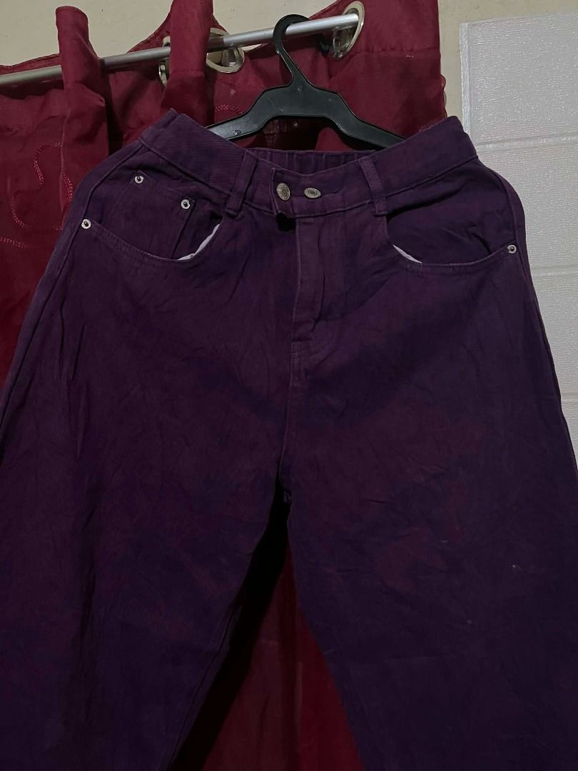 25-26 Purple Denim Jeans (Category: Jeans) located in Cavite. Submitted by cvshops (Listing ID 1427540397, Image 3). Description: Size 25-26 Length 37.5 Baggy Outfits Approved Feel free to negotiate Stylish purple jeans. Features a classic design with a button and zipper closure. The waist size is 25-26, and the length is 37.5. Perfect for everyday wear. The jeans have a straight leg cut..