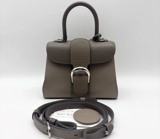 （分類：）位於 。 由 bellize.luxury 提交（商品編號 1427633362，圖片 1）。簡介： 。