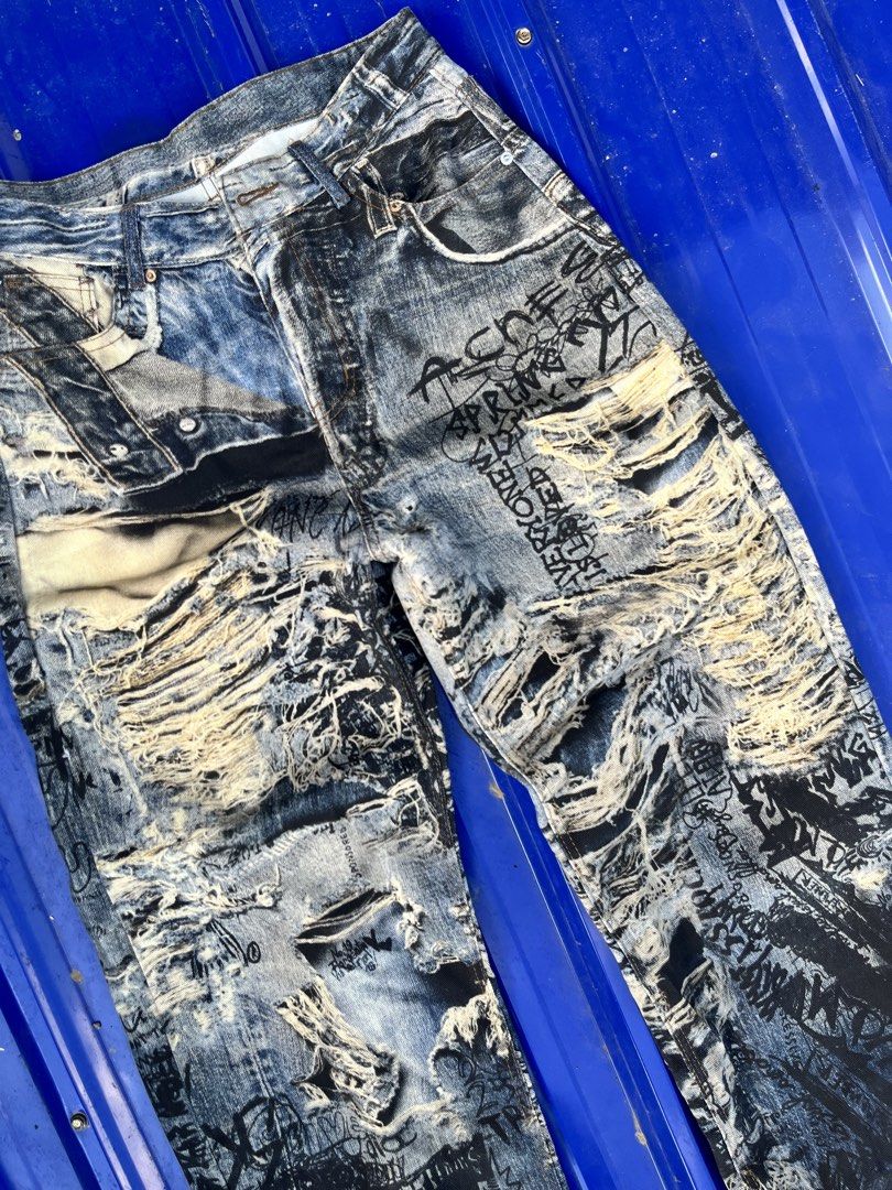 Acne Studios Designer Jeans (Category: Jeans) located in Alaminos. Submitted by nangthrithriftlang (Listing ID 1427579865, Image 2). Description: W-32 L-40 1200+sf FIRM pass sa tawad.