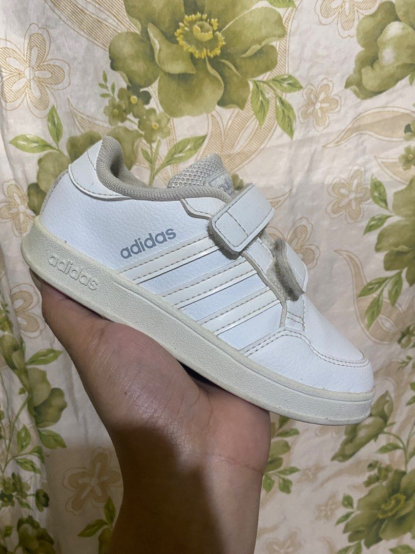 Adidas for kids 16.5cm (Category: Babies & Kids Fashion) located in Manila. Submitted by akv_1130 (Listing ID 1427567650, Image 3). Description: With stains, naalis ng shoe cleaner. Maliit na sa anak ko..