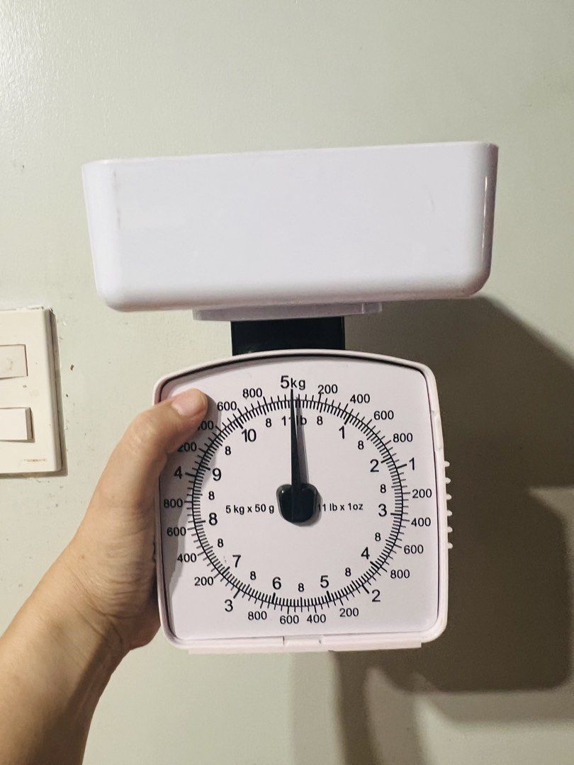 Affordable Retro-style analog kitchen scale 😍👌🏻 (Category: Other Kitchen Appliances) located in Malolos. Submitted by afford.japan (Listing ID 1427486063, Image 1). Description: Issue crack and no glass cover .