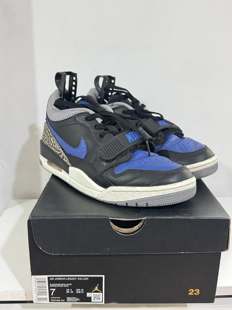 Air Jordan Legacy 312 Low (Category: Sneakers) located in Manila. Submitted by myprelovedbytine02 (Listing ID 1427586064, Image 2). Description: Used but not abused Naliitan lang Original w/ Box Size 7 Male.