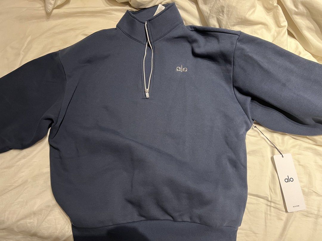 Alo Accolade 1/4 Zip Pullover (Category: Coats, Jackets and Outerwear) located in Las Pinas. Submitted by esdees (Listing ID 1427588008, Image 3). Description: ALO ACCOLADE 1/4 ZIP PULLOVER BRAND NEW, ORIGINAL, BOUGHT FROM ALO USA WITH TAGS. CURRENTLY SOLD IN GREENBELT FOR 11,000PHP SELLING FOR ONLY 9000PHP. LAST PRICE..