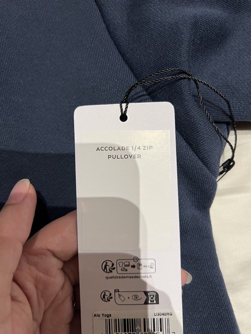 Alo Accolade 1/4 Zip Pullover (Category: Coats, Jackets and Outerwear) located in Las Pinas. Submitted by esdees (Listing ID 1427588008, Image 2). Description: ALO ACCOLADE 1/4 ZIP PULLOVER BRAND NEW, ORIGINAL, BOUGHT FROM ALO USA WITH TAGS. CURRENTLY SOLD IN GREENBELT FOR 11,000PHP SELLING FOR ONLY 9000PHP. LAST PRICE..