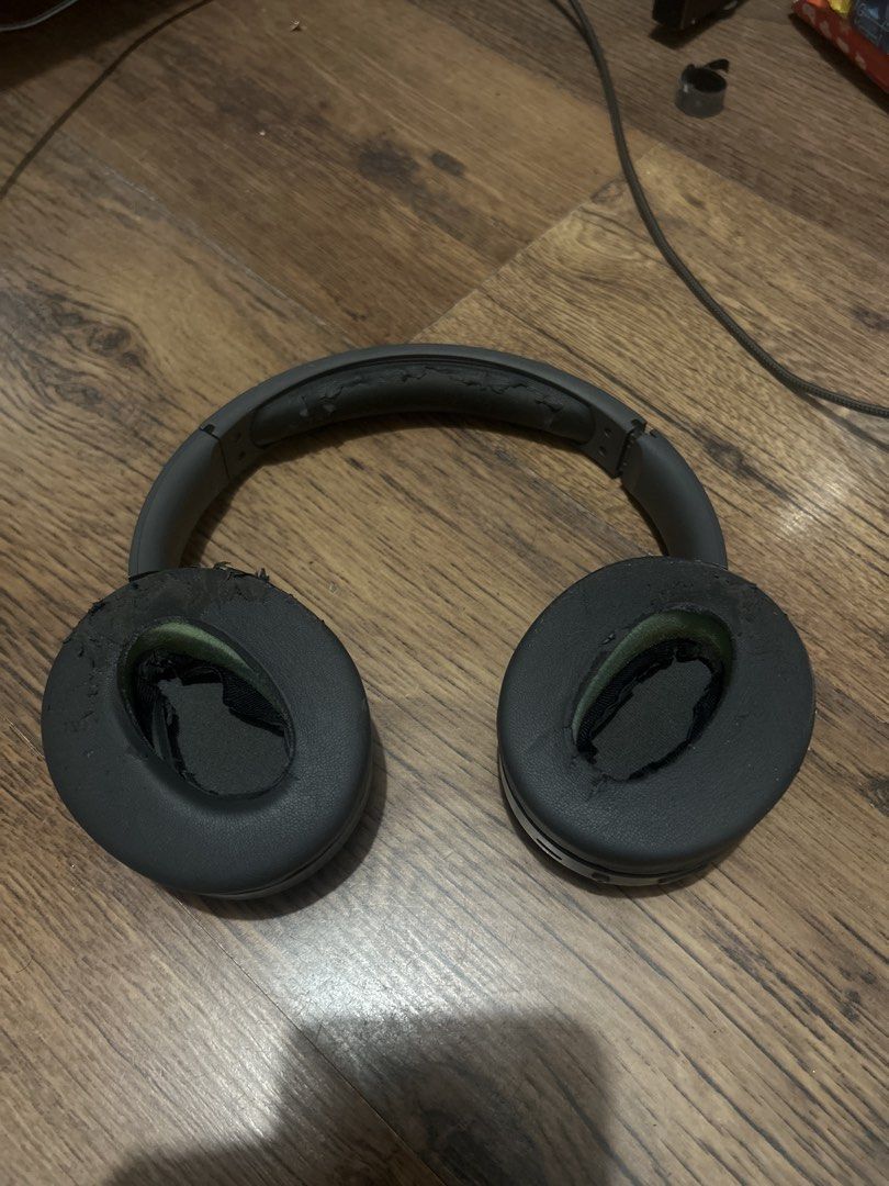 ANC Edifier W820NB Plus Headphones (Category: Headphones & Headsets) located in Malolos. Submitted by jyoshi29 (Listing ID 1427624867, Image 2). Description: Edifier w280 Plus headphones Solid pa battery, would last me days on a single charge. No USBC wire, but I still have the original box and papers from when I bought it. Music quality still feels good. ANC and Ambient works. Issue: Palitin na lang yung mga ear muffs and headrest (if that's wha