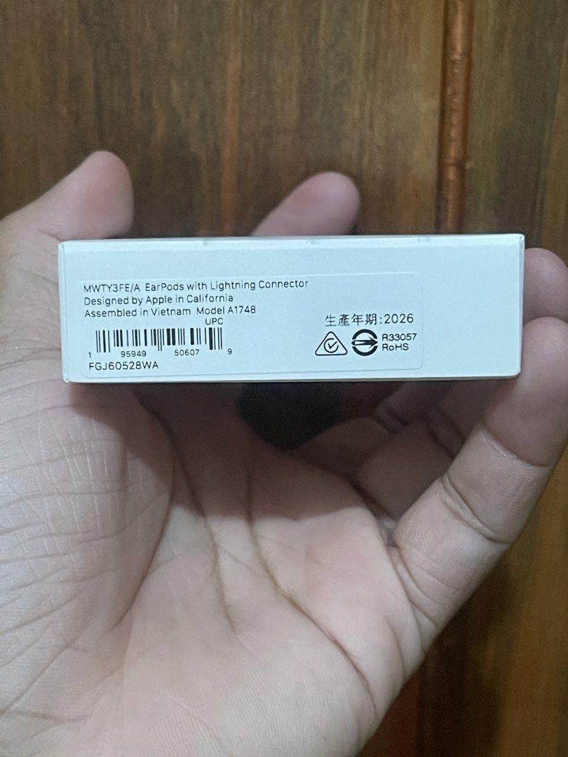 Apple EarPods with Lightning Connector (Category: Earphones) located in Quezon City. Submitted by declutchaser (Listing ID 1427568808, Image 3). Description: 🎧 Apple Lightning EarPods (Original) Selling my extra Apple Lightning EarPods ✔️ Plug and play (no Bluetooth needed) ✔️ Original from Apple website ✔️ With proof of purchase (can send screenshots) ✔️ Delivered March 19, 2026 Reason for selling: Bought directly from Apple. Nakabili na ako ag