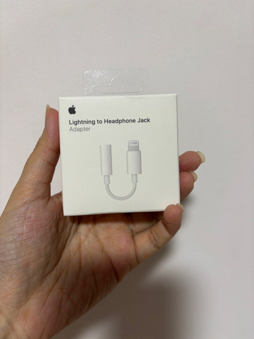 Apple Lightning to 3.5mm Headphone Jack Adapter405973928405913600