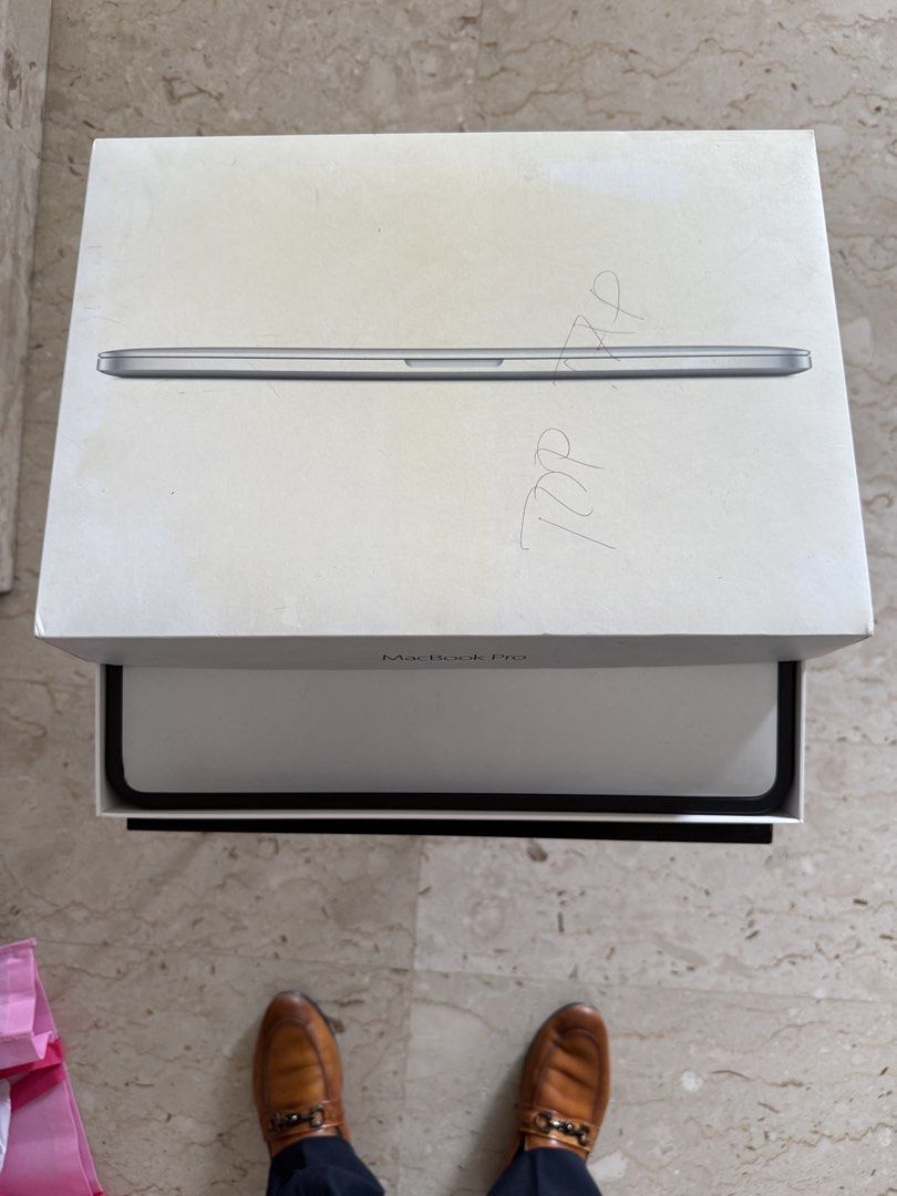 Apple MacBook Pro - Like New405958617528412164