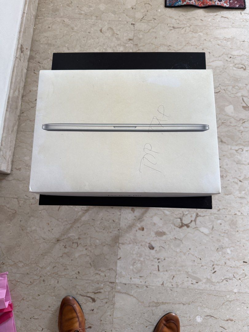 Apple MacBook Pro - Like New405958617528412165