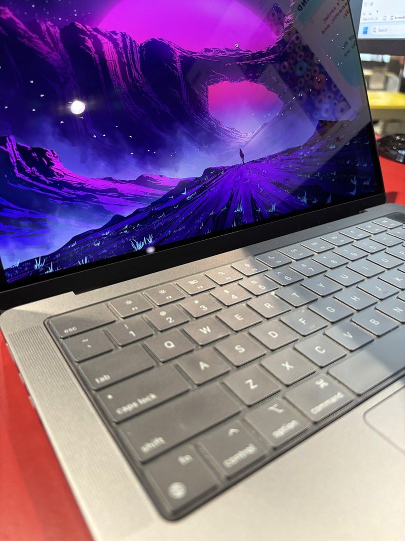 apple macbook pro M1 MAX (64gb ram - 2TB)405959296838553602