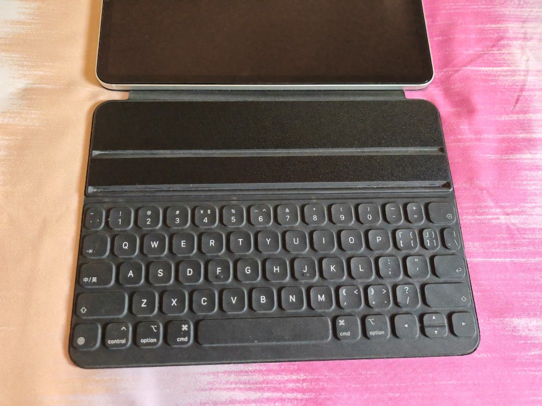 Apple Smart Keyboard Folio 11"459537573699266562