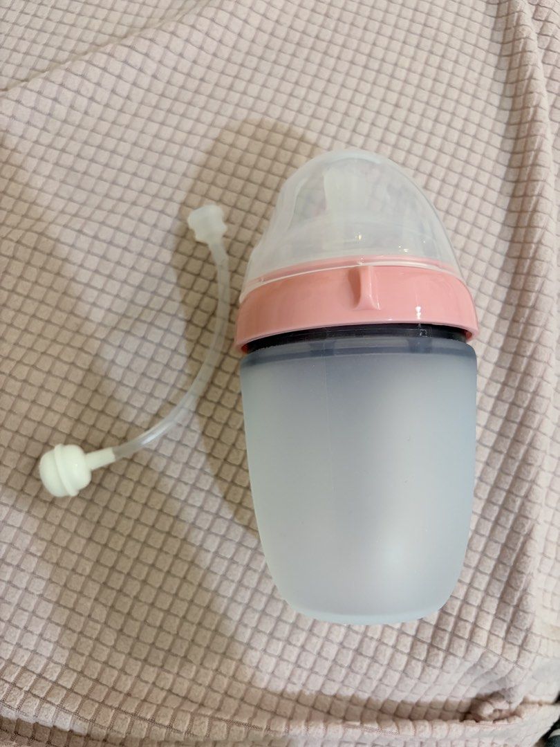 Baby Bottle with Straw (Category: Breastfeeding & Bottle Feeding) located in Quezon City. Submitted by iane_qt (Listing ID 1427602919, Image 1). Description: Piko Bello baby bottle Selling at 150.