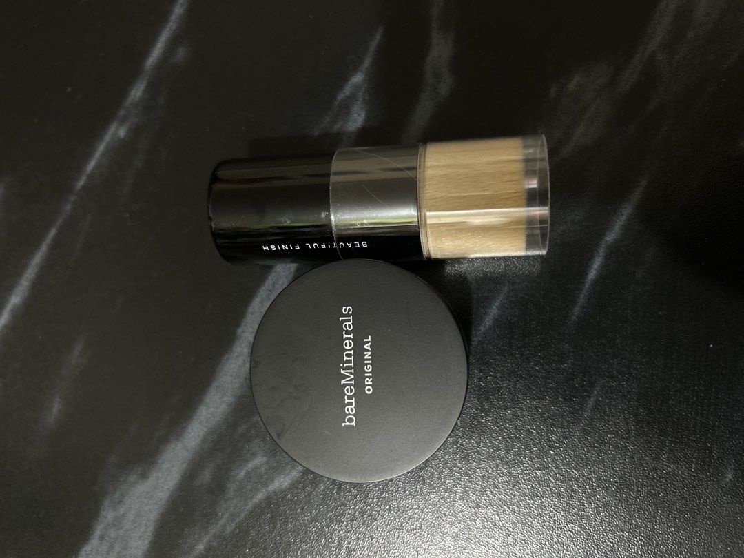Bare Minerals with Brush (Category: Makeup) located in Valenzuela. Submitted by jamcolecciones (Listing ID 1427606409, Image 3). Description: Brand new!.