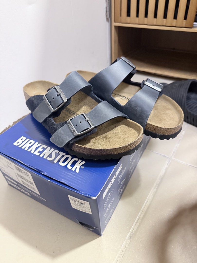 Birkenstock Arizona Sandals (Category: Flats & Sandals) located in Makati City. Submitted by ms.xie (Listing ID 1427635485, Image 2). Description: Hello selling my partners birken stock for 4k size 41, malaki kasi yung size sakanya kaya di nya pa nagagamit 📍If you’re around Pasig Kapitolyo or Embo Taguig, i can deliver it onhand agad sayo. 📩 message me for inquiries.