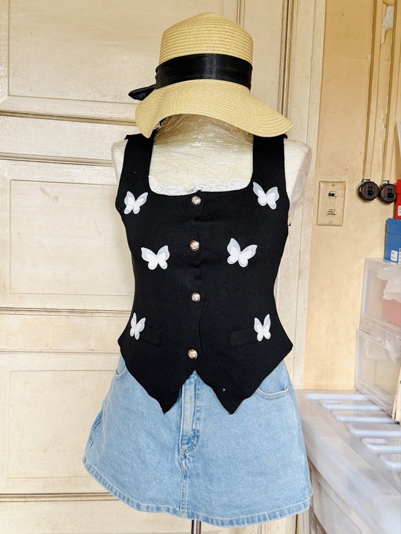 Black Butterfly Vest (Category: Others Tops) located in Manila. Submitted by ariellelorenco (Listing ID 1427492797, Image 2). Description: .