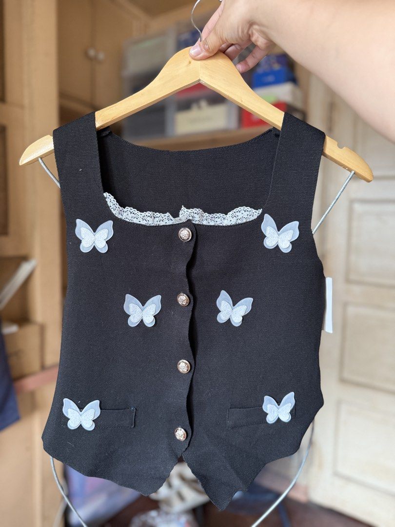 Black Butterfly Vest (Category: Others Tops) located in Manila. Submitted by ariellelorenco (Listing ID 1427492797, Image 3). Description: .