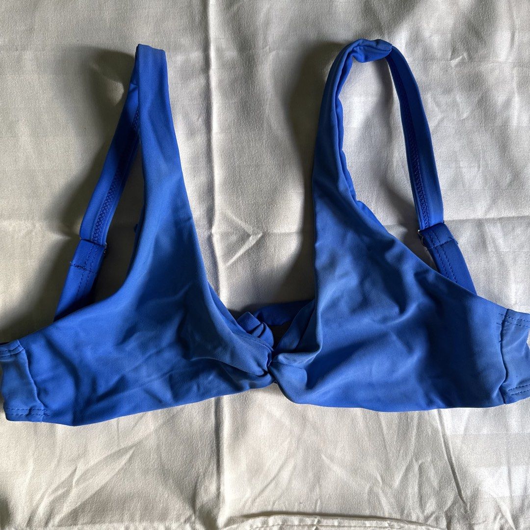 Blue Bikini Top (Category: Bikinis & Swimsuits) located in Quezon City. Submitted by pamnly (Listing ID 1427612807, Image 1). Description: Blue Bikini Top Worn once XS 150.