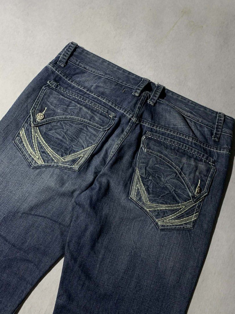 Born In Los Angeles Bootcut Jeans (Category: Jeans) located in Caloocan City. Submitted by silentdog_d5348e (Listing ID 1427605937, Image 2). Description: 34” Waist 41” Length 12” Thigh 10” Leg hole.