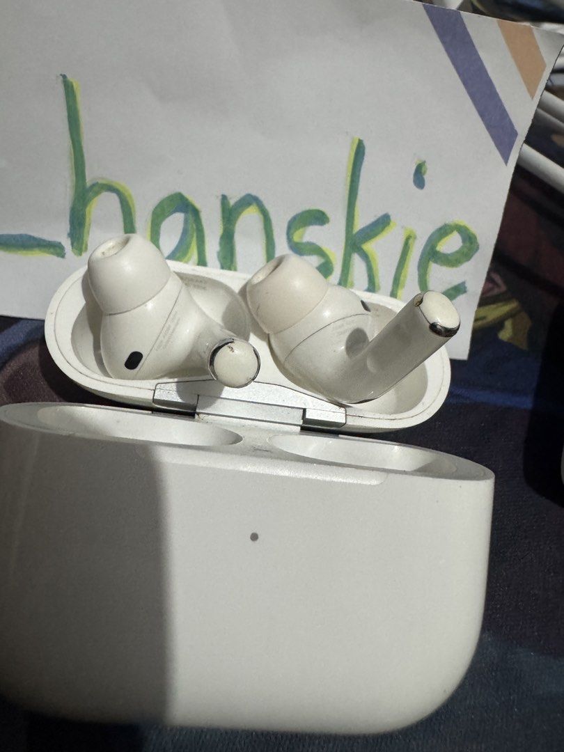 Bose Noise Cancelling Headphones (Category: Headphones & Headsets) located in Makati City. Submitted by hizuka_hunterxhunter (Listing ID 1427637579, Image 3). Description: for sale ₱20,000 (take all) Apple pencil pro white 67w usb type c charger with lightning cable 20w usb type c charger with lightning cable 1st apple airpods pro BOSE QC45 bangkal makati area pickup or lalamove sf c/o buyer.