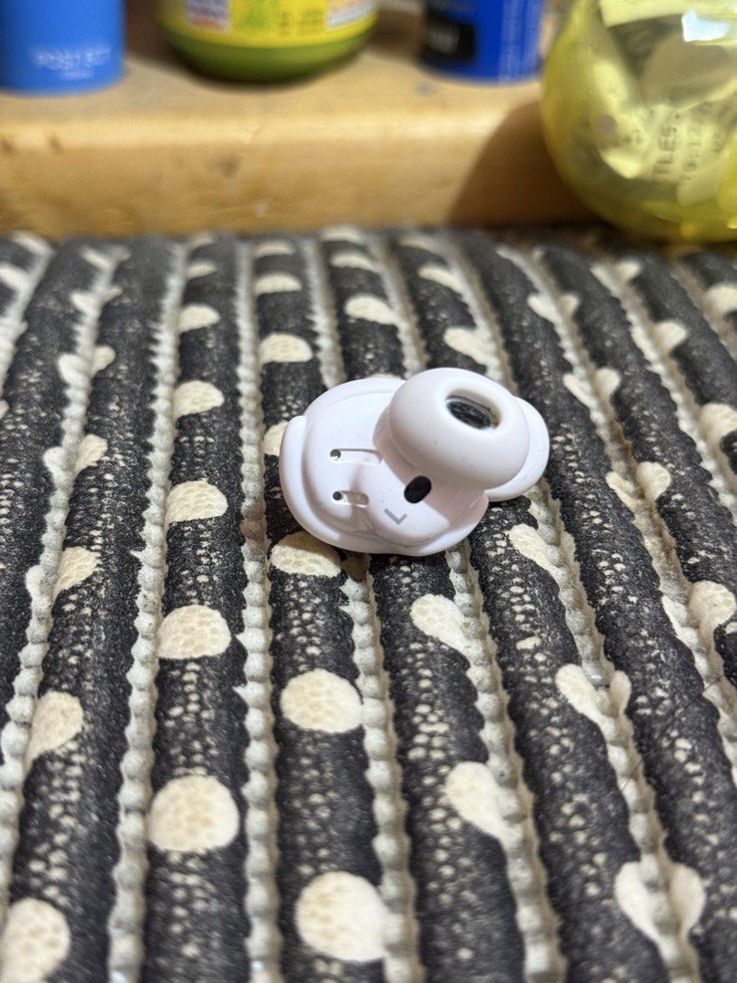 Bose QuietComfort Ultra Earbuds(left only) (Category: Earphones) located in Dasmarinas. Submitted by markusi22 (Listing ID 1427631192, Image 3). Description: .