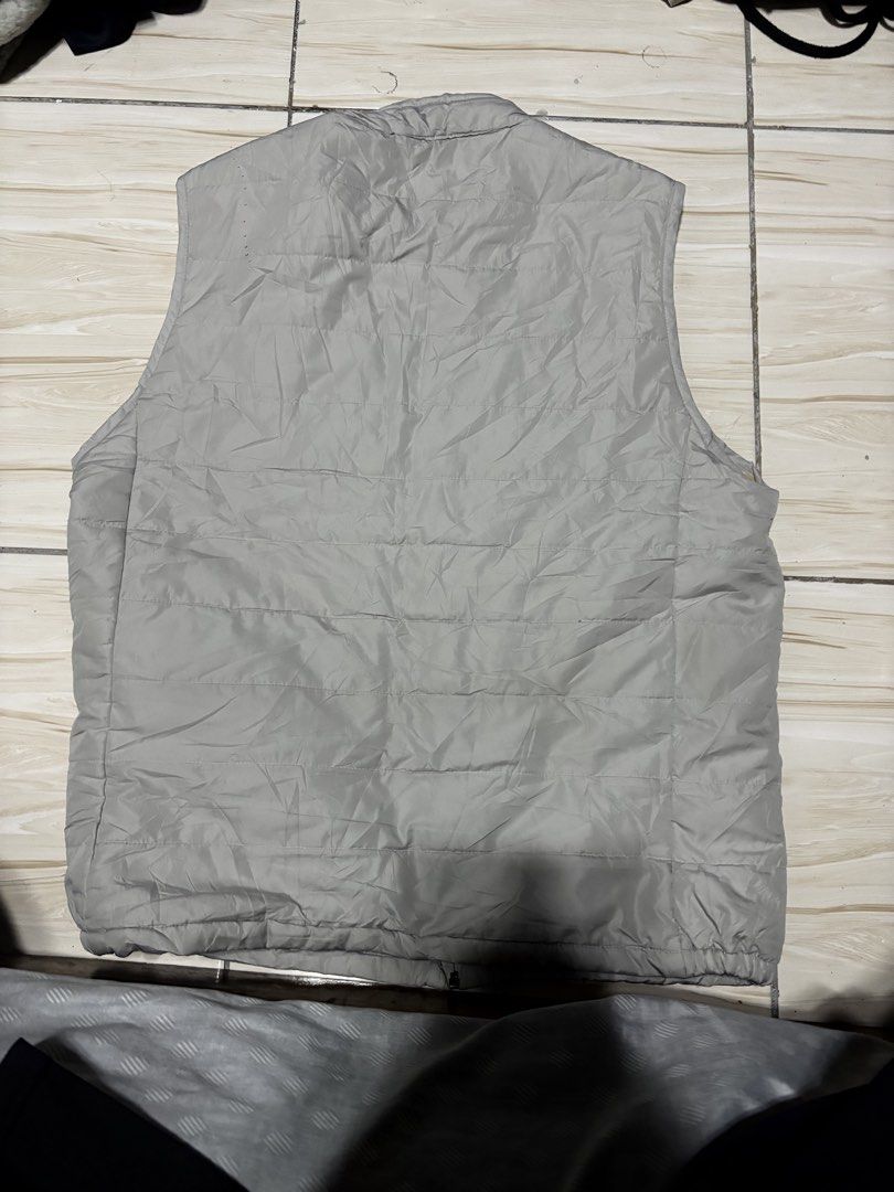 British Khaki New York Vest - LL (Category: Vests) located in Manila. Submitted by st_thrifts (Listing ID 1427583201, Image 2). Description: need wash .