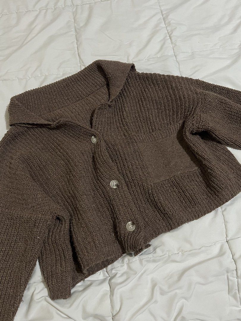 brown knit cardigan with pocket (Category: Coats, Jackets and Outerwear) located in Manila. Submitted by lauravln (Listing ID 1427597067, Image 2). Description: .