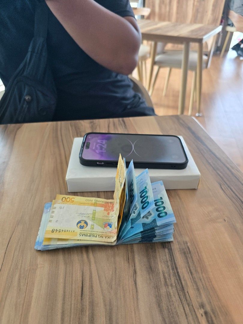 BUYING RUSH PRICE MACBOOK OR IPHONES (Category: Laptops & Notebooks) located in Manila. Submitted by dhanehenry (Listing ID 1427576113, Image 2). Description: BUYING RUSH PRICE MACBOOK AIR OR PRO M1 M2 M3 M4 IPHONE 14 15 16 SERIES TO 17 PRO MAX GET KO ASAP CASH ONHAND VALENZUELA LOCATION OPEN FOR MEET UP BULACAN PAMPANGA QC CALOOCAN.
