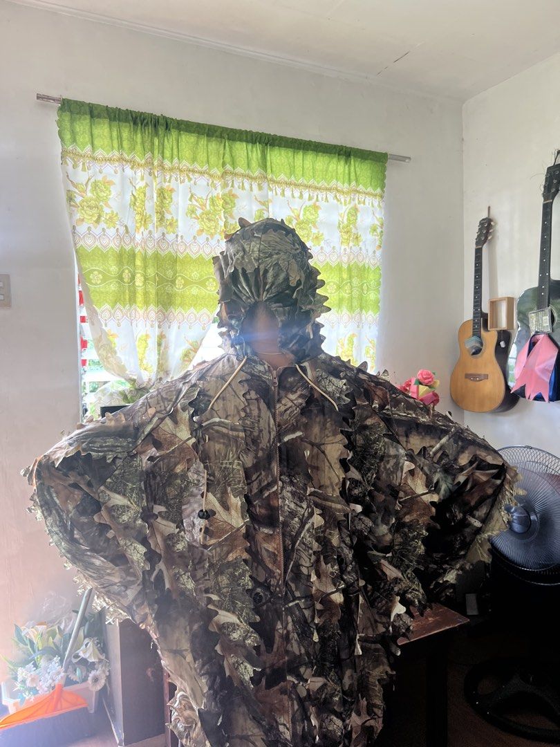 Camouflage Ghillie Suit (Category: Coats, Jackets and Outerwear) located in Angono. Submitted by gifted_turtle (Listing ID 1427502256, Image 1). Description: .