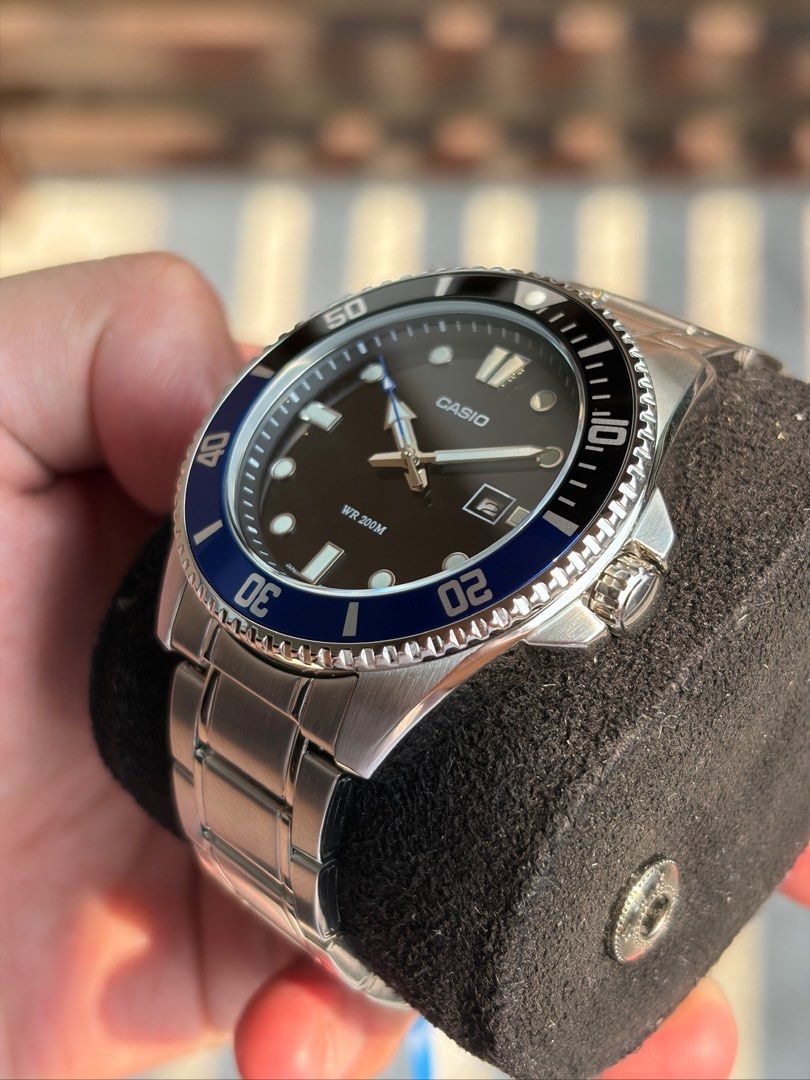 Casio MDV-107D-1A2V (Category: Men's Watches) located in Manila. Submitted by happy.icedmatchalatte (Listing ID 1427554633, Image 3). Description: Movement type: Japanese Quartz Diameter: 44mm Water Resistance: 200m Glass: Mineral Glass Case & Band: Stainless Steel.