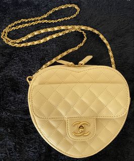 (Category: ) located in . Submitted by aboutbags14 (Listing ID 1427609148, Image 1). Description: .