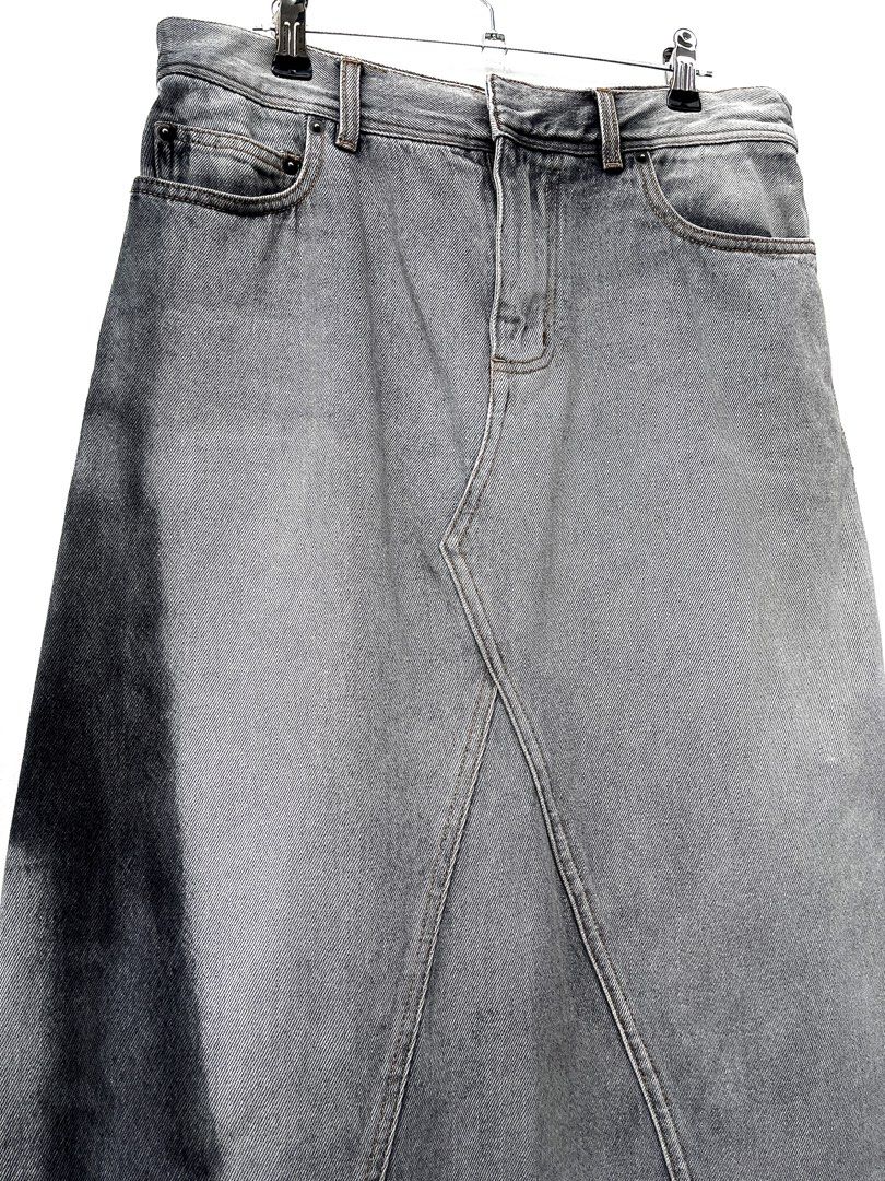 Christian Dior Eiffel Tower Flared Denim Skirt (Category: Luxury Apparel) located in Dasmarinas. Submitted by bandananowheree (Listing ID 1427522349, Image 3). Description: From Pre Fall 2024 Collection Sz 40 IT Fits 30-32 Waistline 32 Length 24.5 Hem Guaranteed Authentic Genuine Flaw: Cut label only..